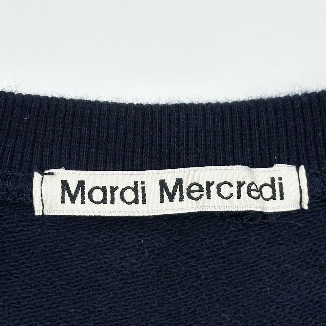 마르디 메크르디 플라워 네이비 맨투맨 (Free 여성추천) 상품이미지5