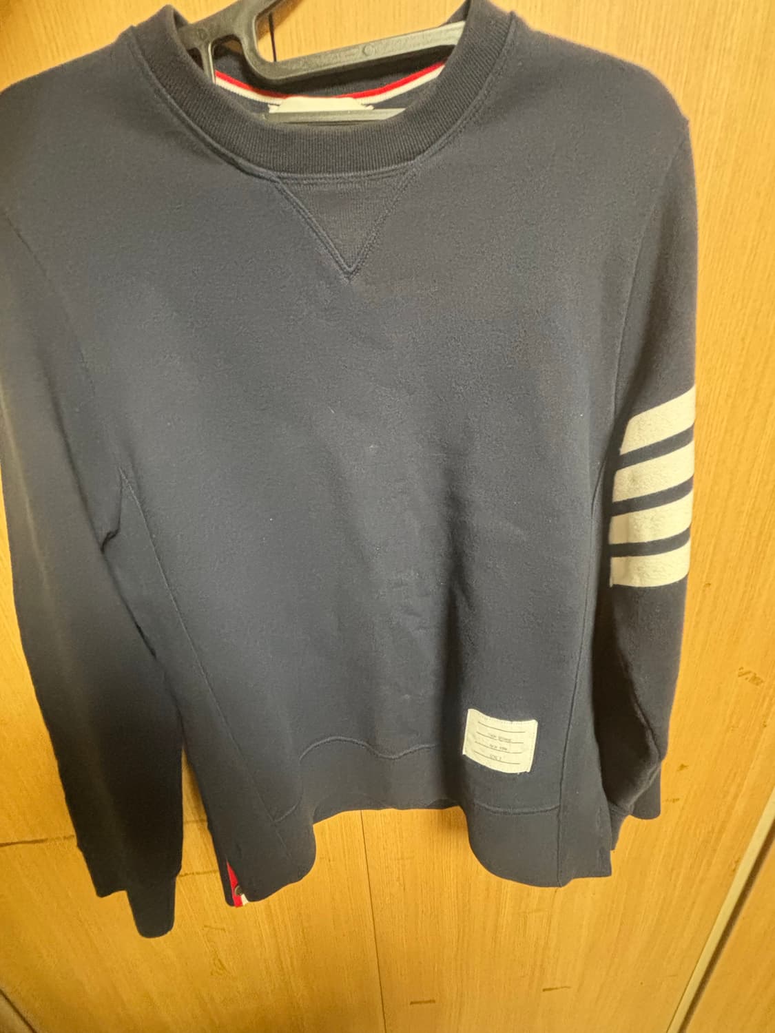 [2]톰브라운 사선완장 맨투맨 네이비 상품이미지6