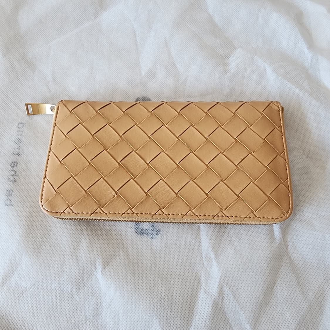 정품 보테가베네타 인트레치아토 지퍼 어라운드 장지갑 상품이미지1