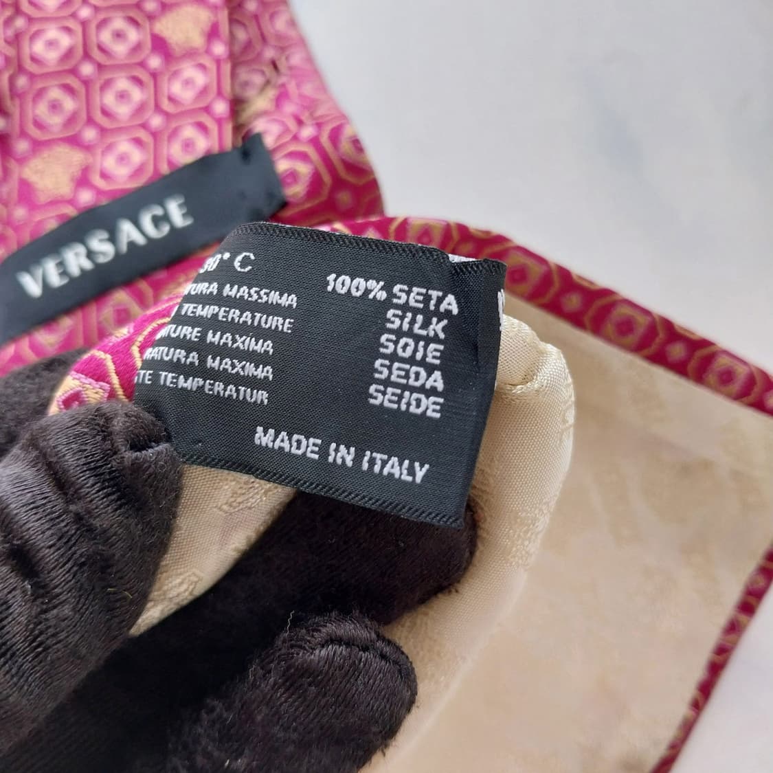 베르사체 실크 와인 메두사 자카드 넥타이 9cm S~A+등급 K2647
 상품이미지9