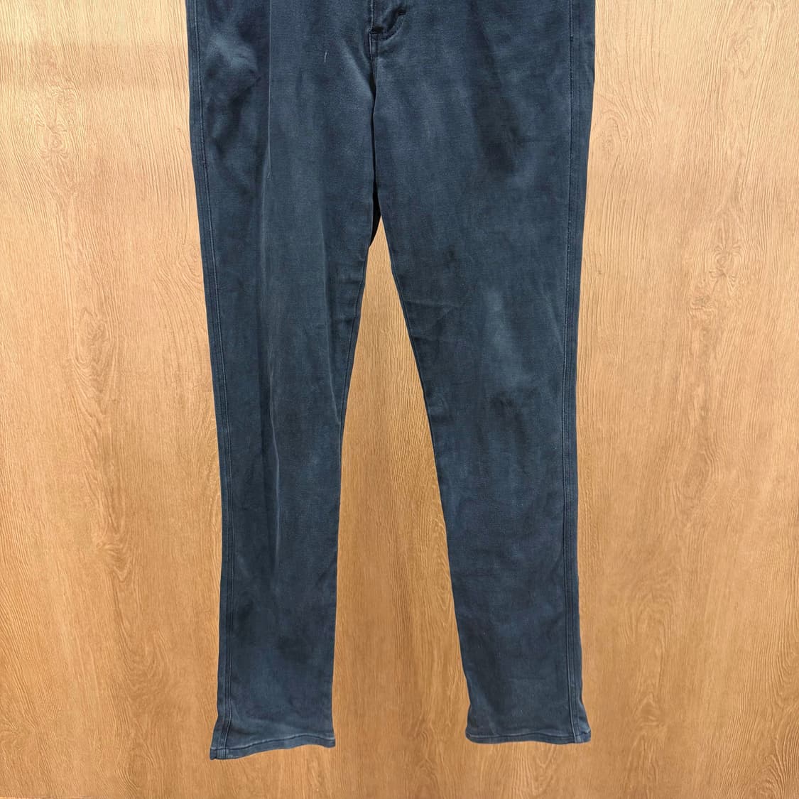 베르사체 스포츠 데님 팬츠 로고 각인 버튼 사이드 탭 디테일 슬림핏 블랙 상품이미지5