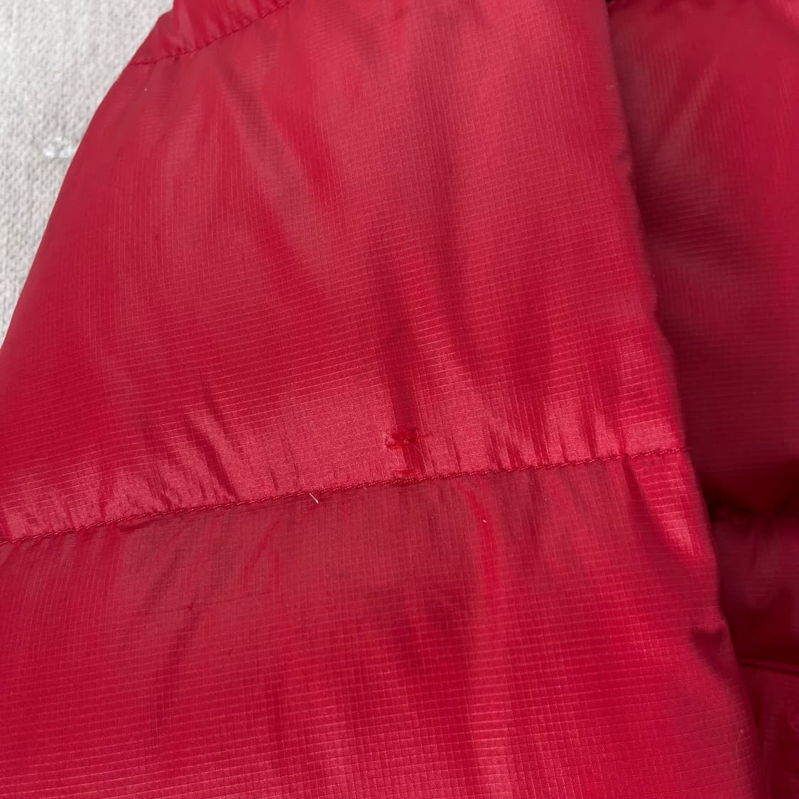 100 노스페이스 1996 눕시 체리 레드 700 패딩 상품이미지5