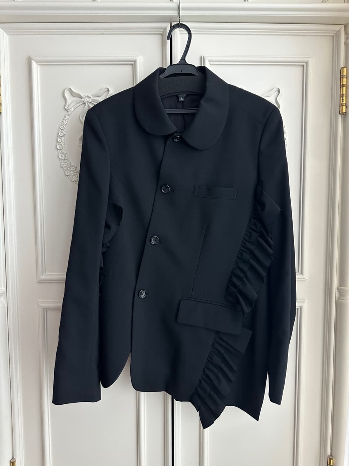 블랙 꼼데가르송 비대칭 프릴 자켓 상품이미지2