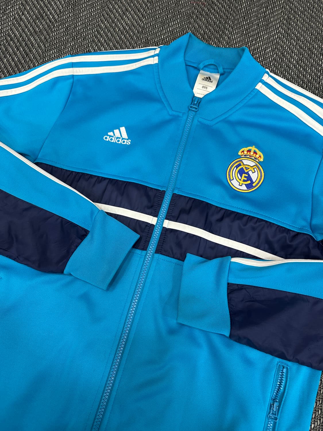 아디다스 레알마드리드 트랙 져지 상품이미지3