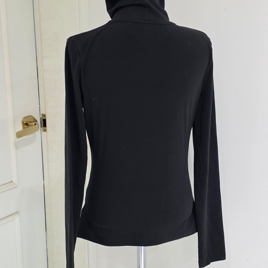 블랙 터틀넥 텐셀 장원영st 긴팔티셔츠 상품이미지3