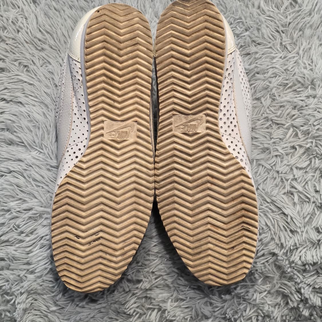 8q-5:나이키 코르테즈 화이트 펀칭 레더 (24.5cm) 상품이미지9