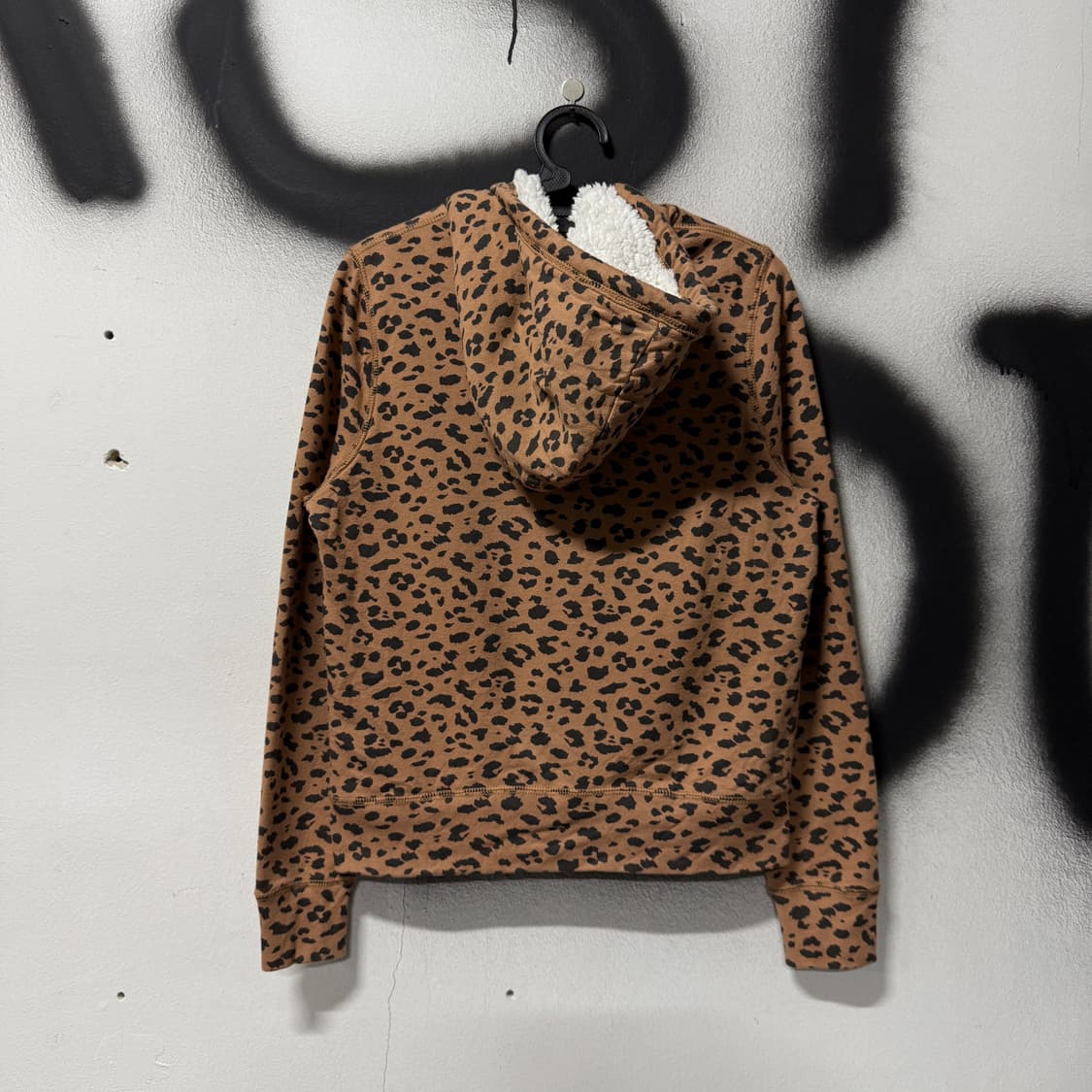 아베크롬비 앤 피치 레오파드 풀 패턴 원 포인트 쉐르파 집업 후디 상품이미지2
