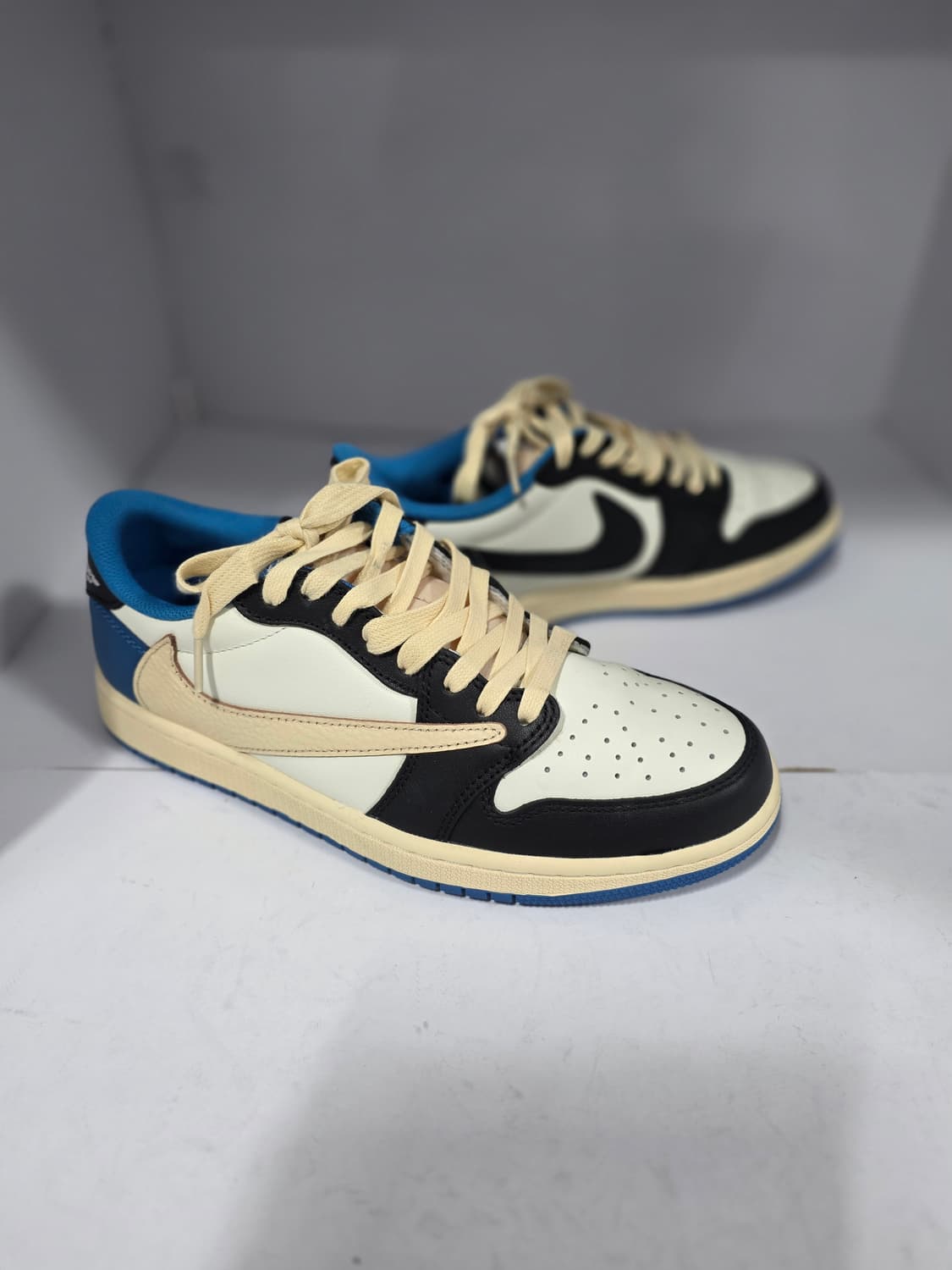  조던 1 로우 x 트래비스 스캇 x 프라그먼트 상품이미지2