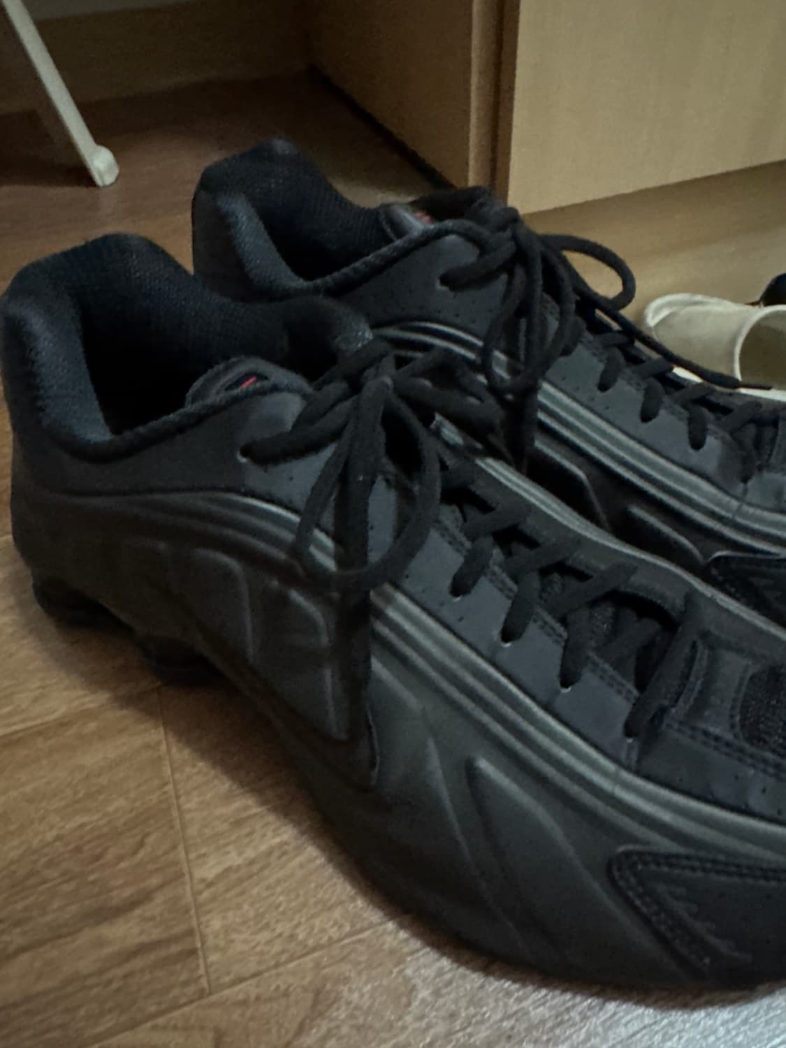 샥스 R4 블랙 285 상품이미지2