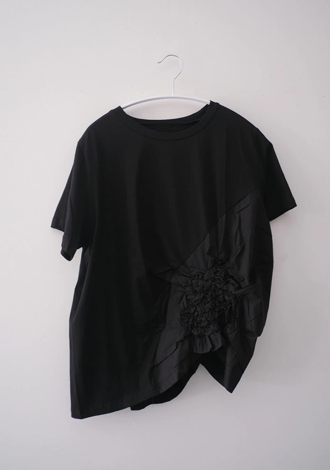 Shirring unbal T (black) 상품이미지3