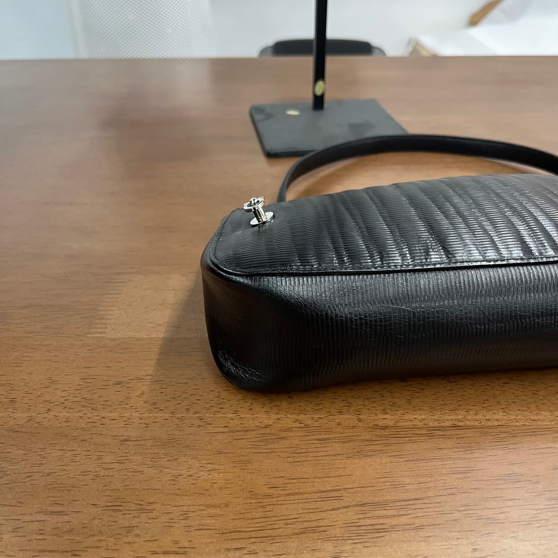 페레가모 레더 숄더백 상품이미지6