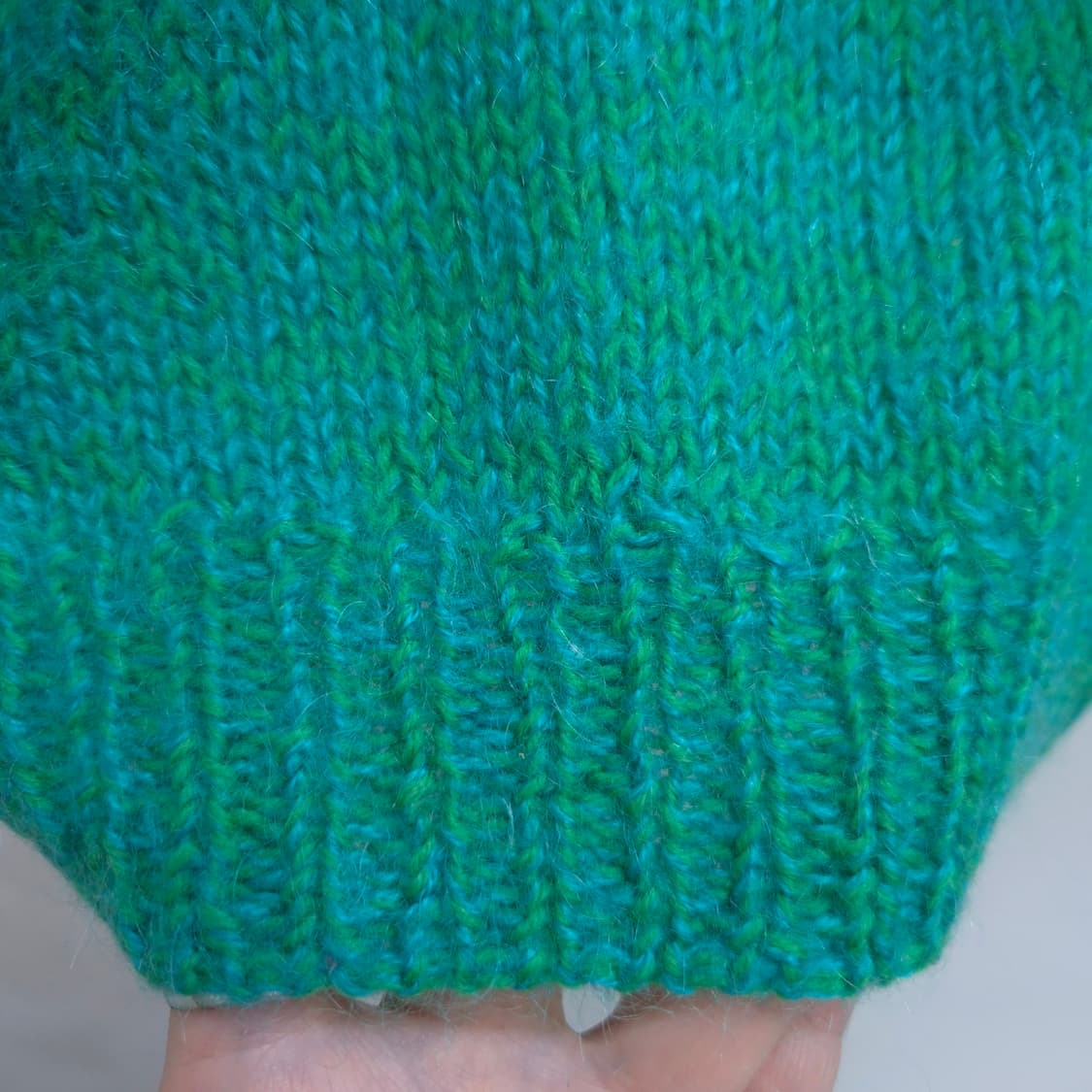 요크 패턴 둥근넥 그린 핸드메이드 니트 상품이미지5