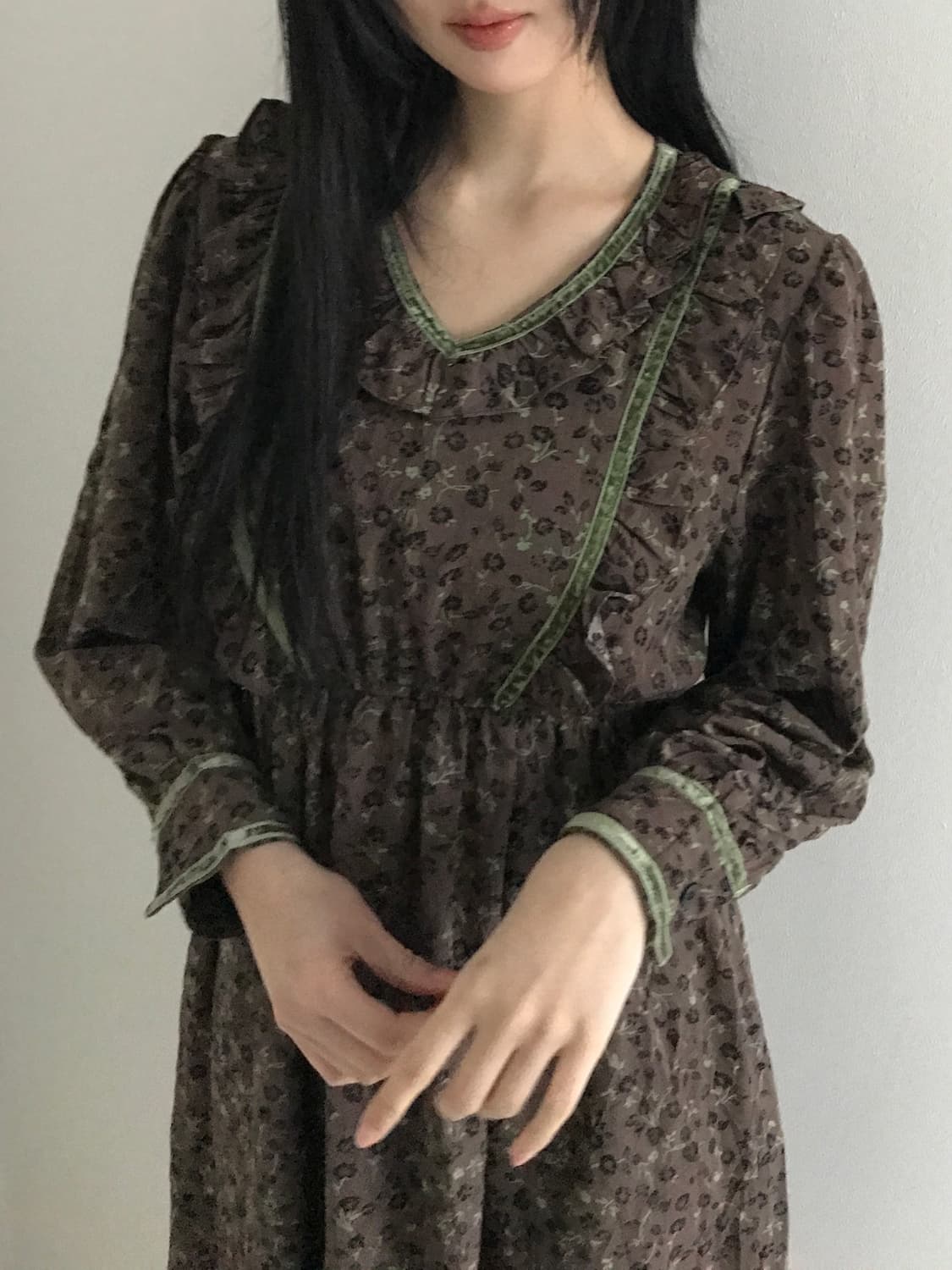 Baroque Ruffle V Neck Dress 상품이미지8