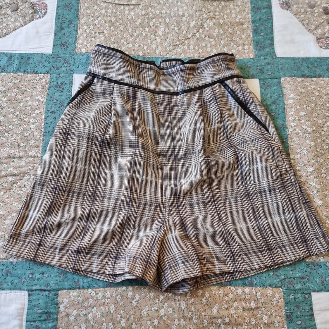 체크 하이웨스트 쇼츠 / 베이지 클래식 무드 상품이미지2