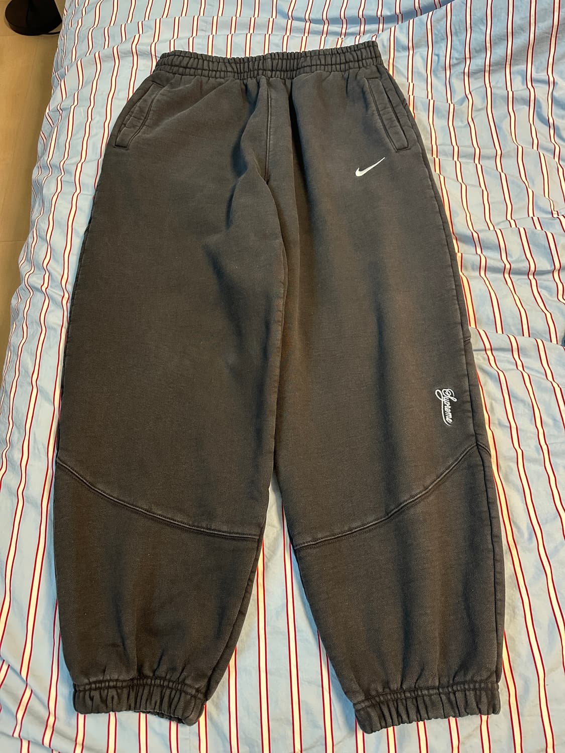 슈프림 나이키 팬츠 상품이미지1