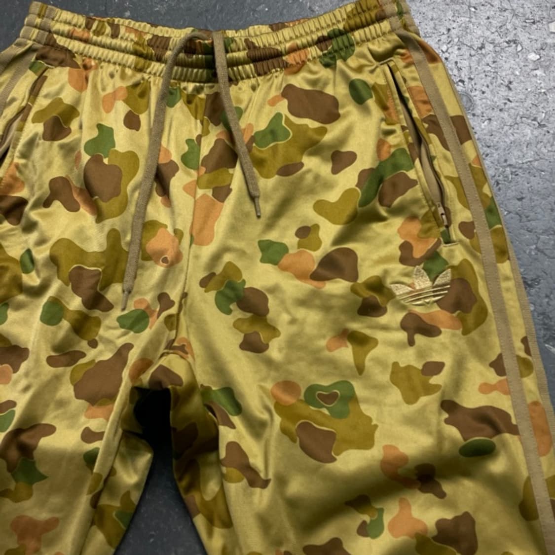 100 아디다스 파이어버드 카모 팬츠 상품이미지2