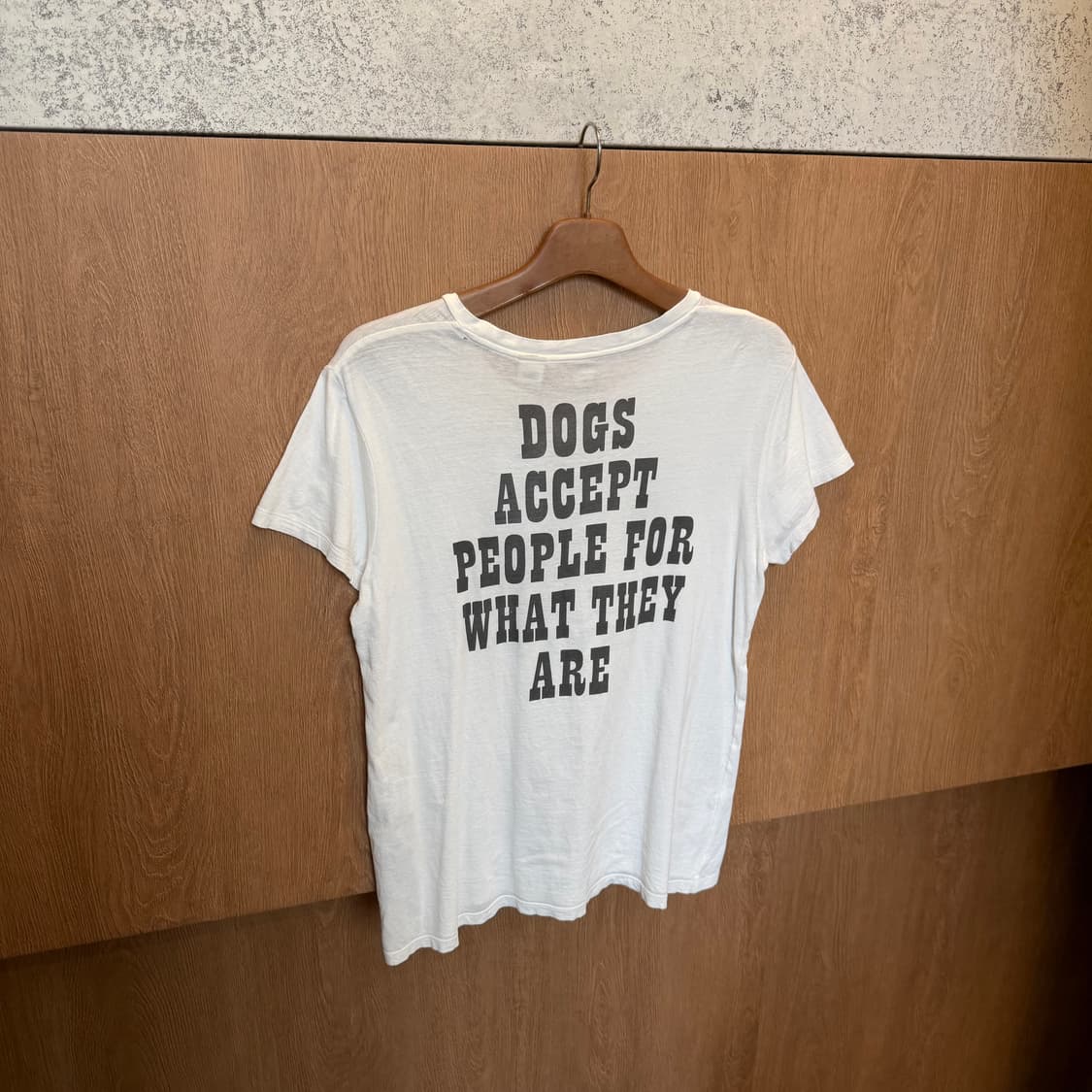 리바이스 라운드넥 반팔 티셔트 스누피 프린팅 디테일 레귤러핏 아이보리 상품이미지2