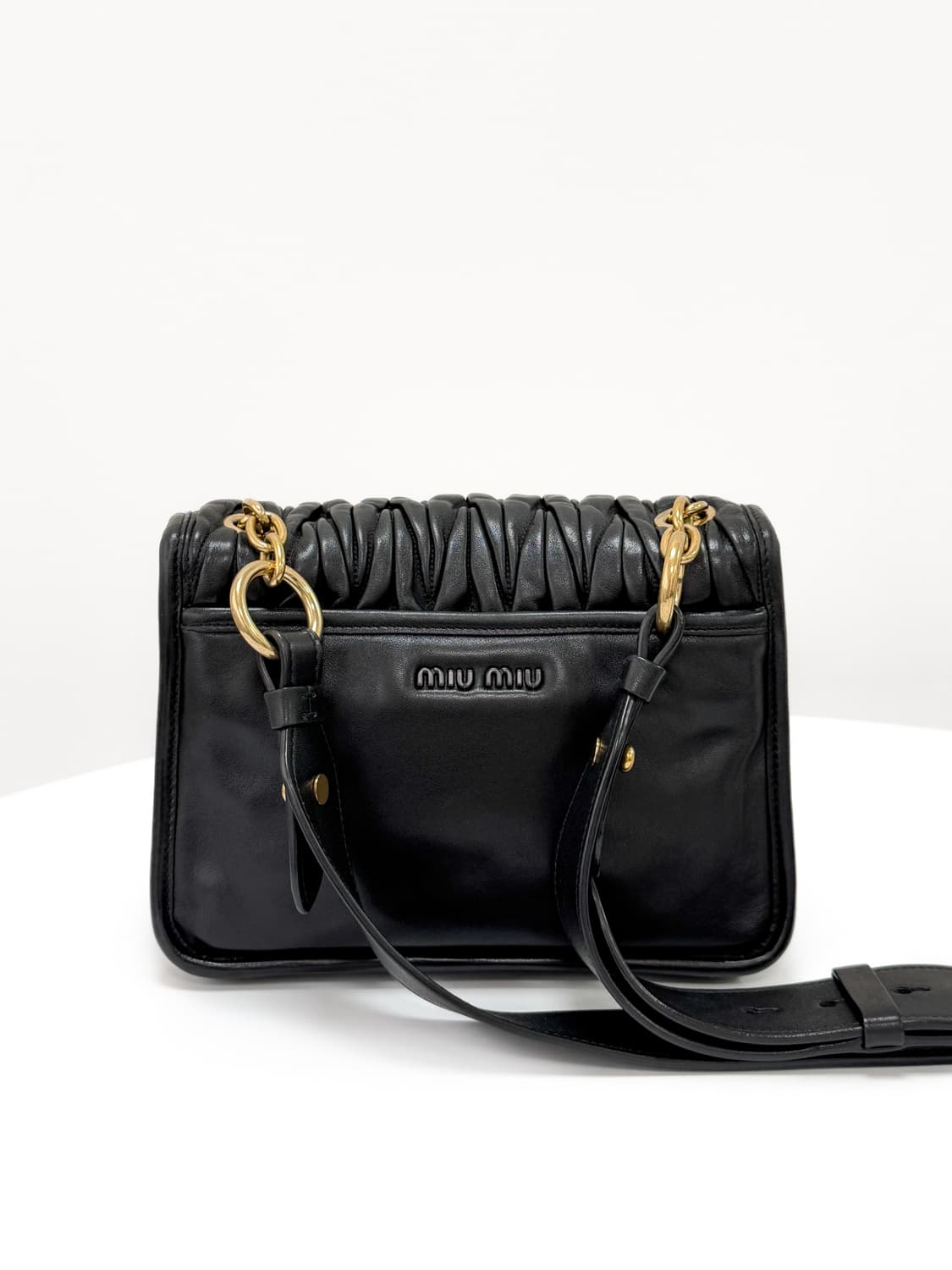 미우미우 파티나 마테라쎄 나파 크로스백 상품이미지4