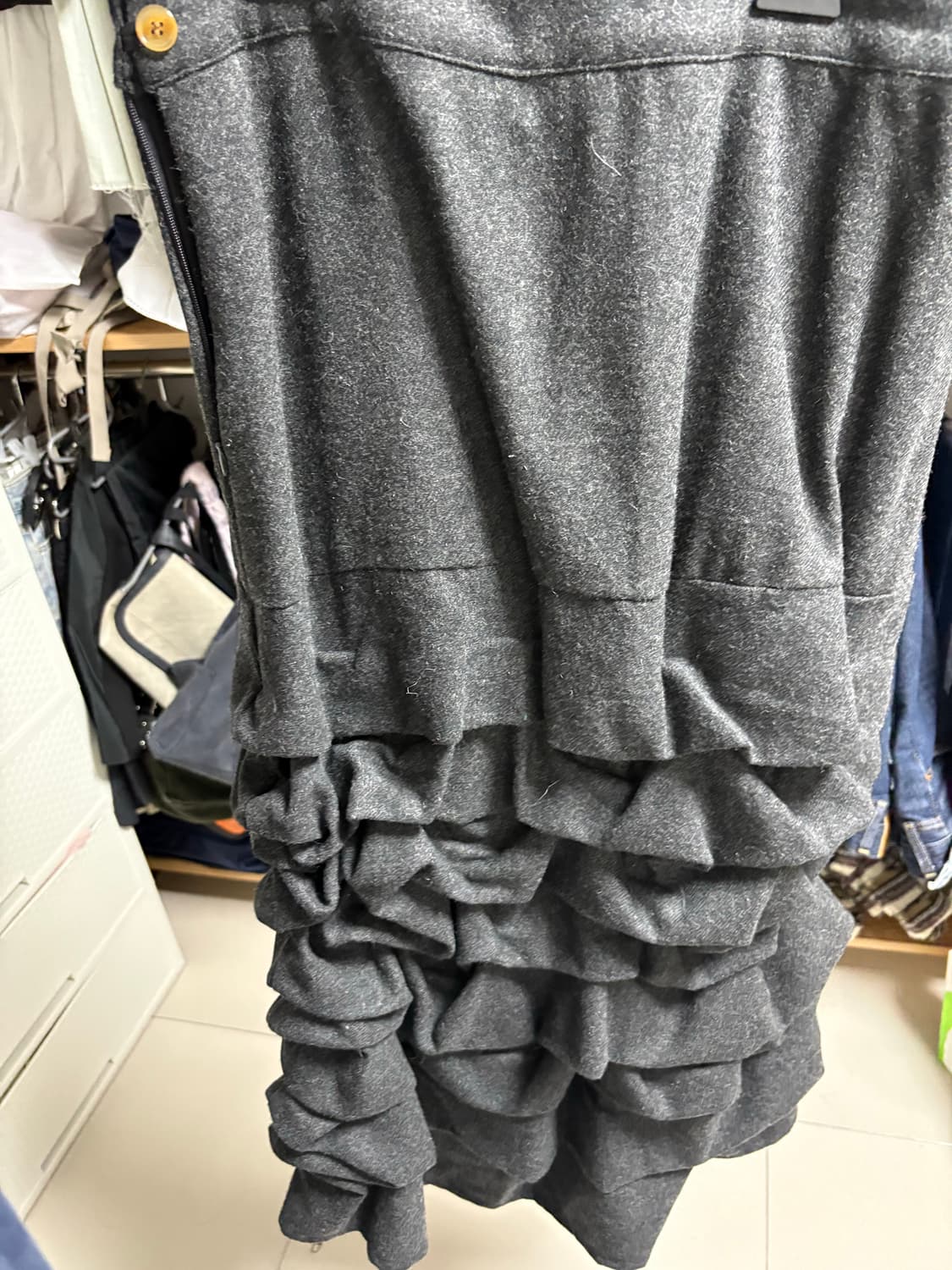 에옹쓰 piled wool skirt size 2 상품이미지3