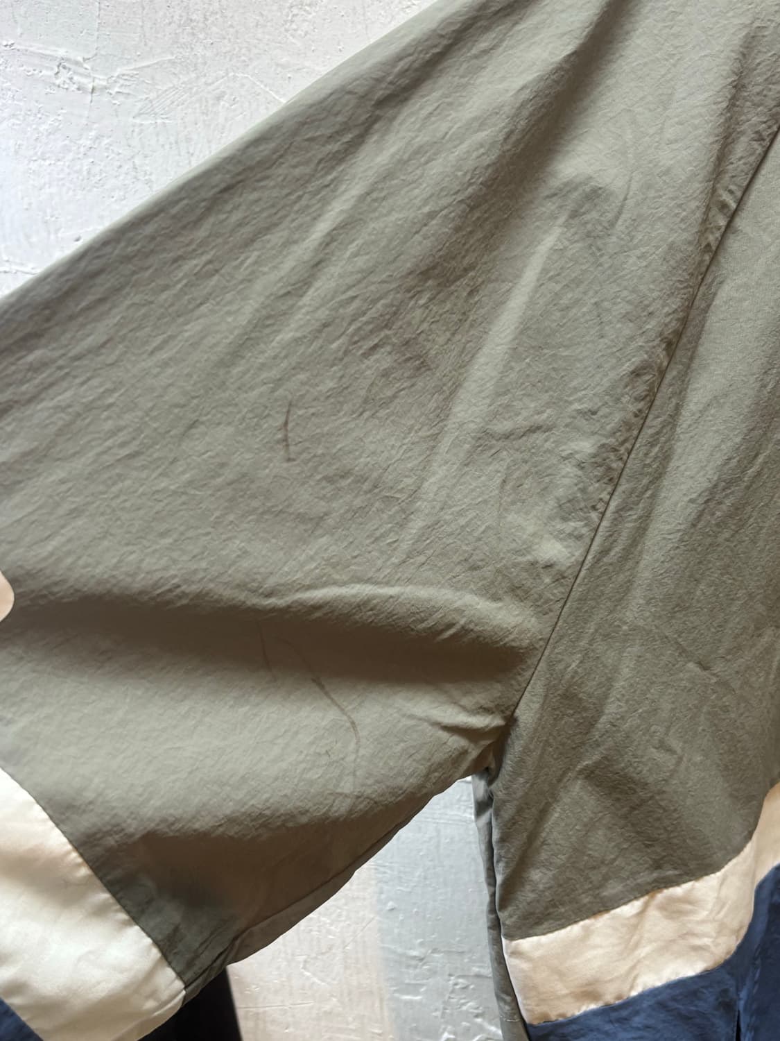 엄브로 빅로고 시그니처 바람막이 상품이미지9