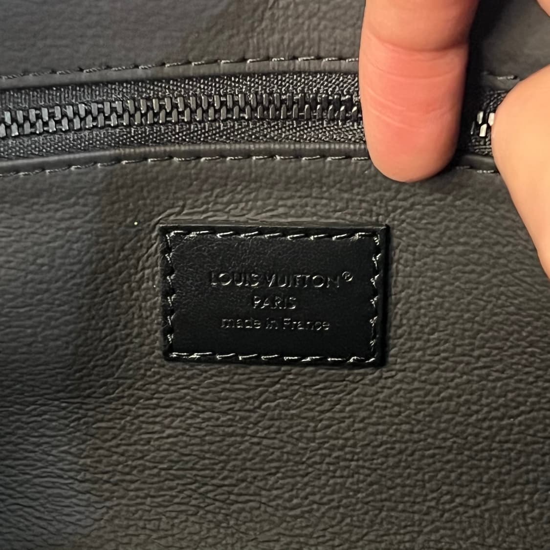 루이비통 토뤼옹 돕키트 블랙 신형 상품이미지7