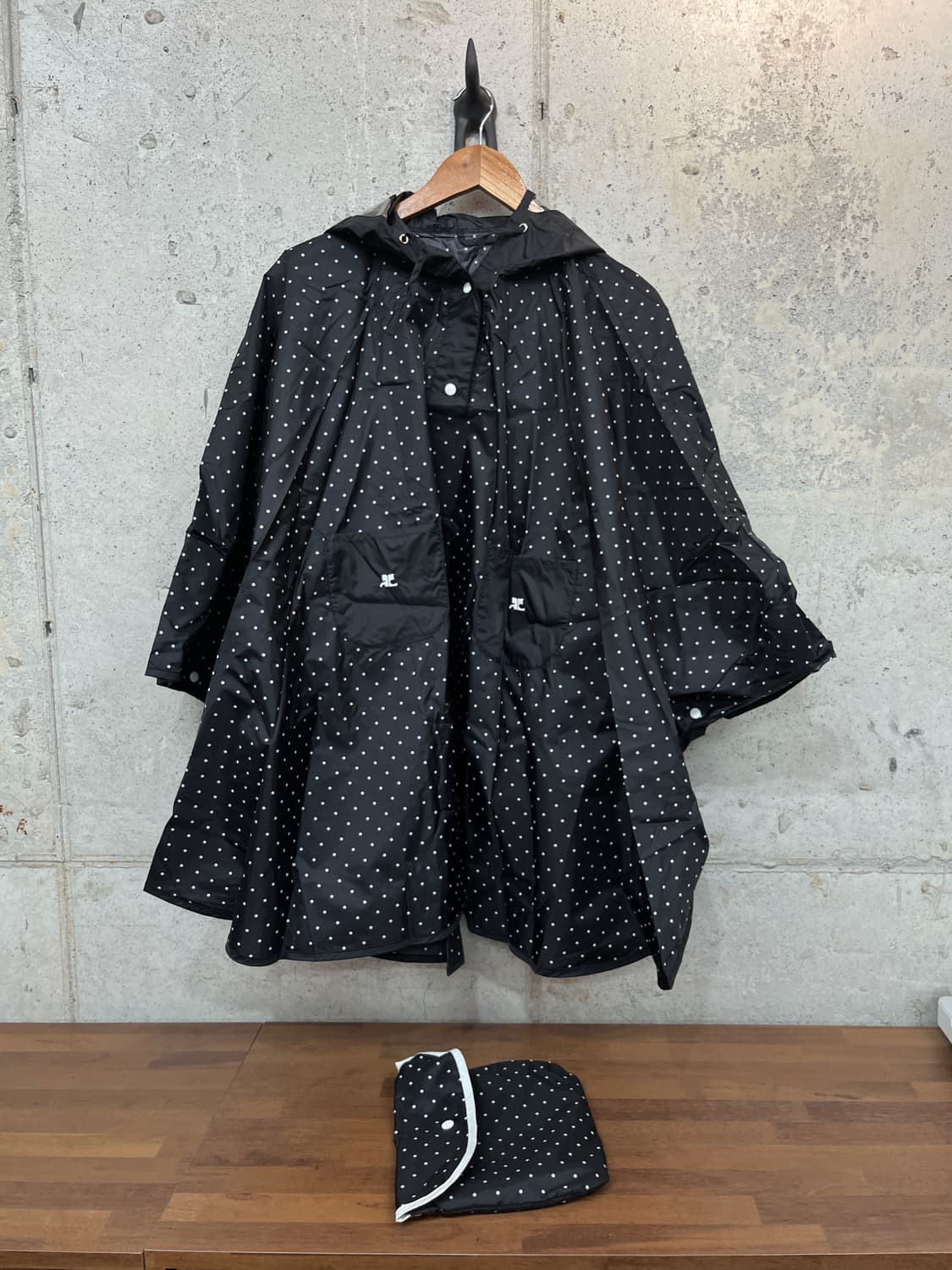 (Deadstock)00s Courreges 꾸레쥬 도트 레인코트 블랙 상품이미지10