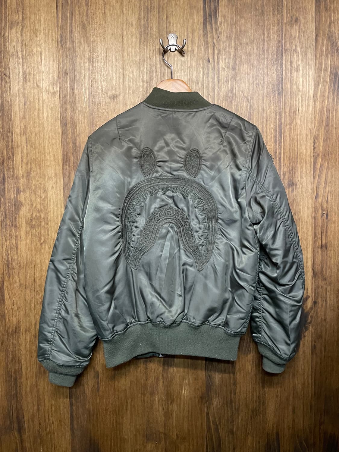 BAPE Shark MA-1 Olive Drap Bomber Jacket 상품이미지2