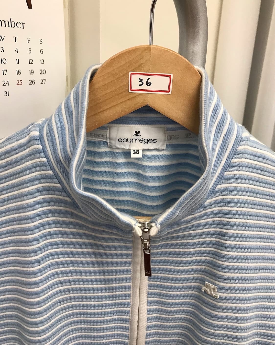 꾸레쥬 로고 단가라 집업 상품이미지2