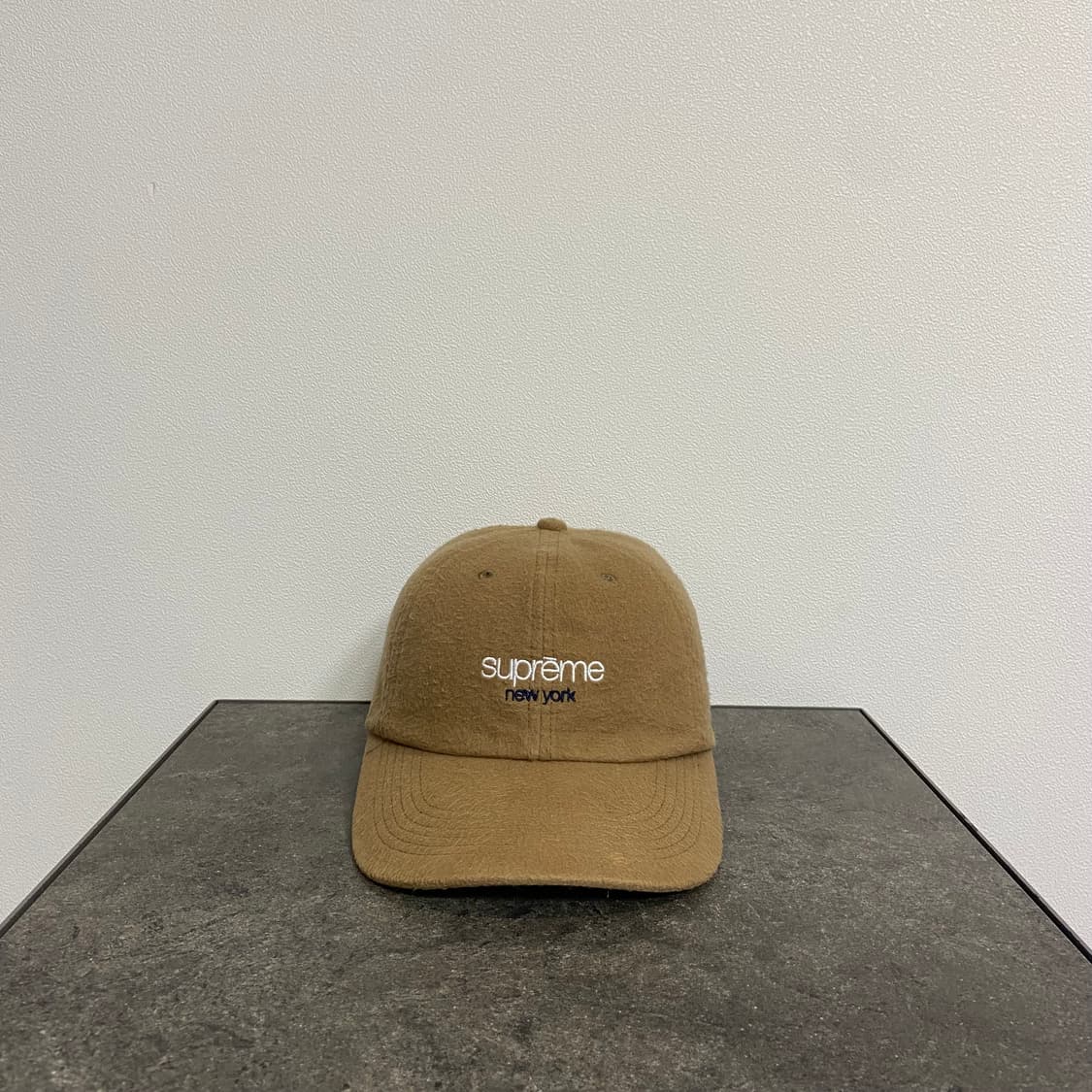슈프림 클래식 로고 탄 베이지 볼캡 모자 6패널 캡 상품이미지1
