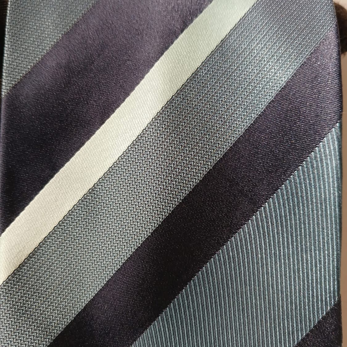 니나리치 실크 네이비 스트라이프 넥타이 9.8cm A+등급 A19844
 상품이미지7