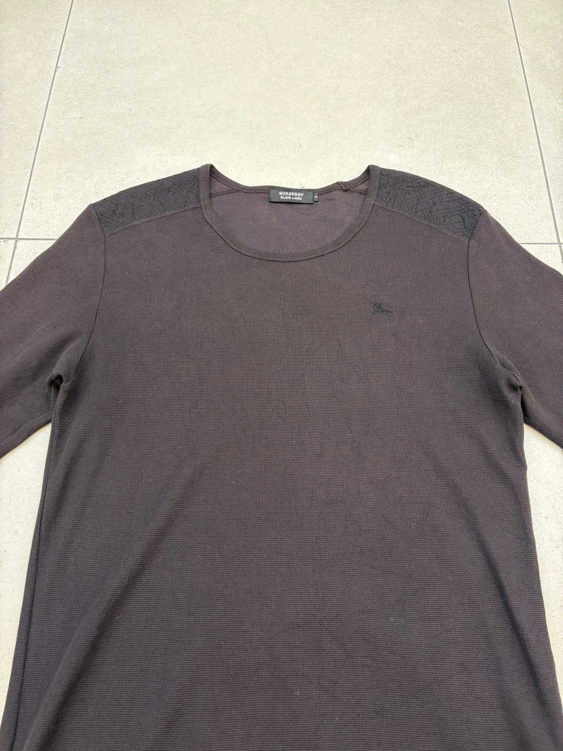 버버리 블랙라벨 숄더 퀄팅 롱슬리브 상품이미지2