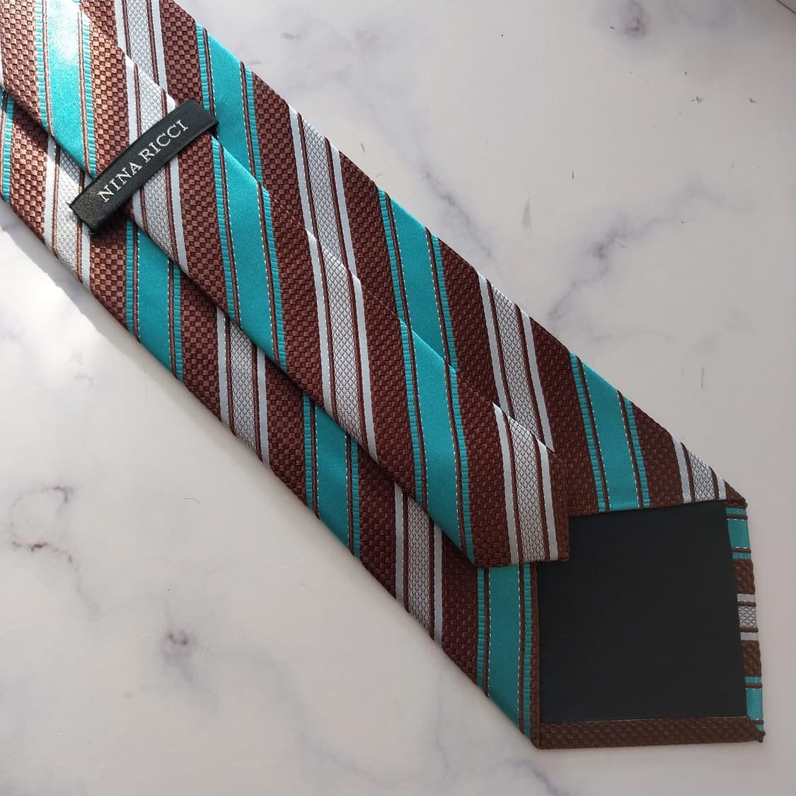 니나리치 실크 스트라이프 패턴 넥타이 9.4cm A+등급 K1960
 상품이미지8
