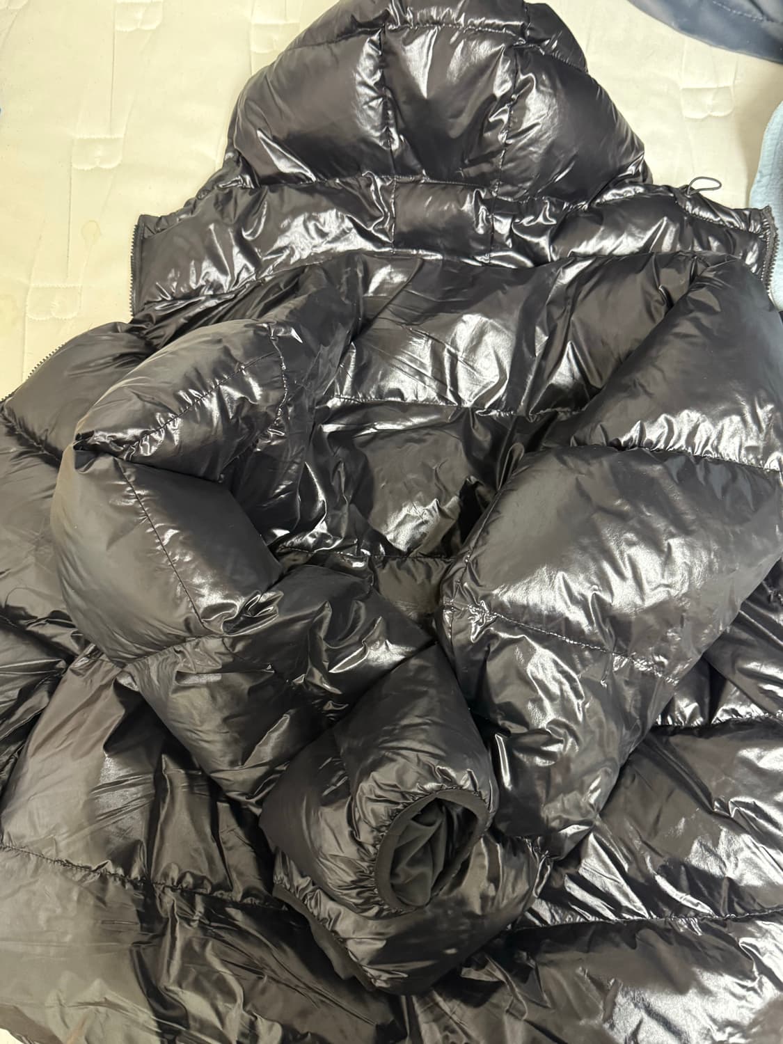 로웰 유광 숏패딩 상품이미지2