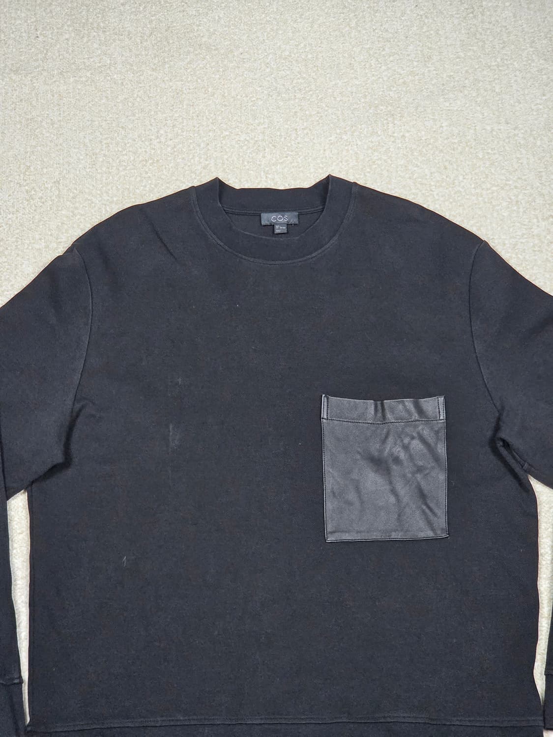 [코스] 리얼 레더 포켓 맨투맨 | 00281 상품이미지2