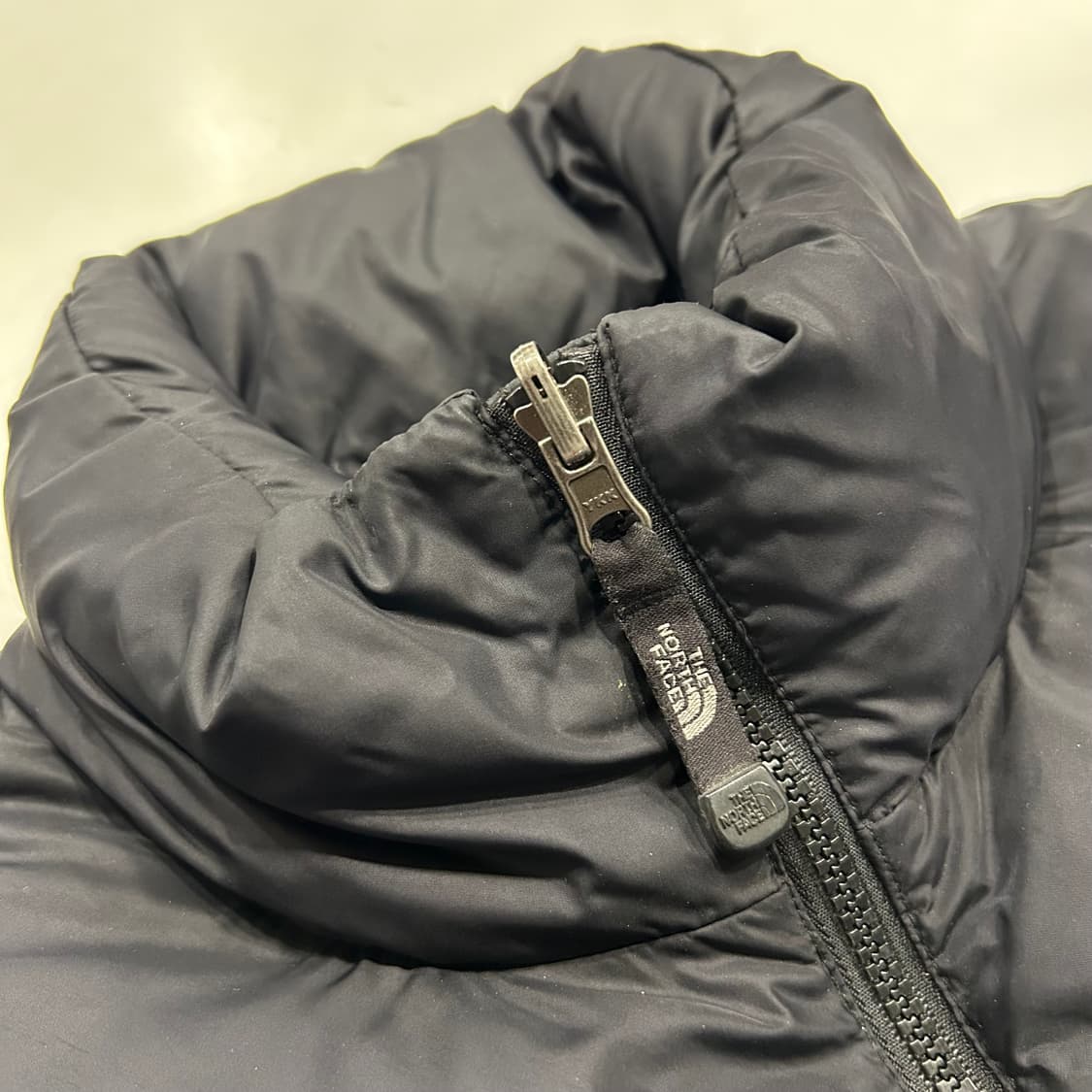 [100] 노스페이스 700 눕시 패딩 블랙 상품이미지4