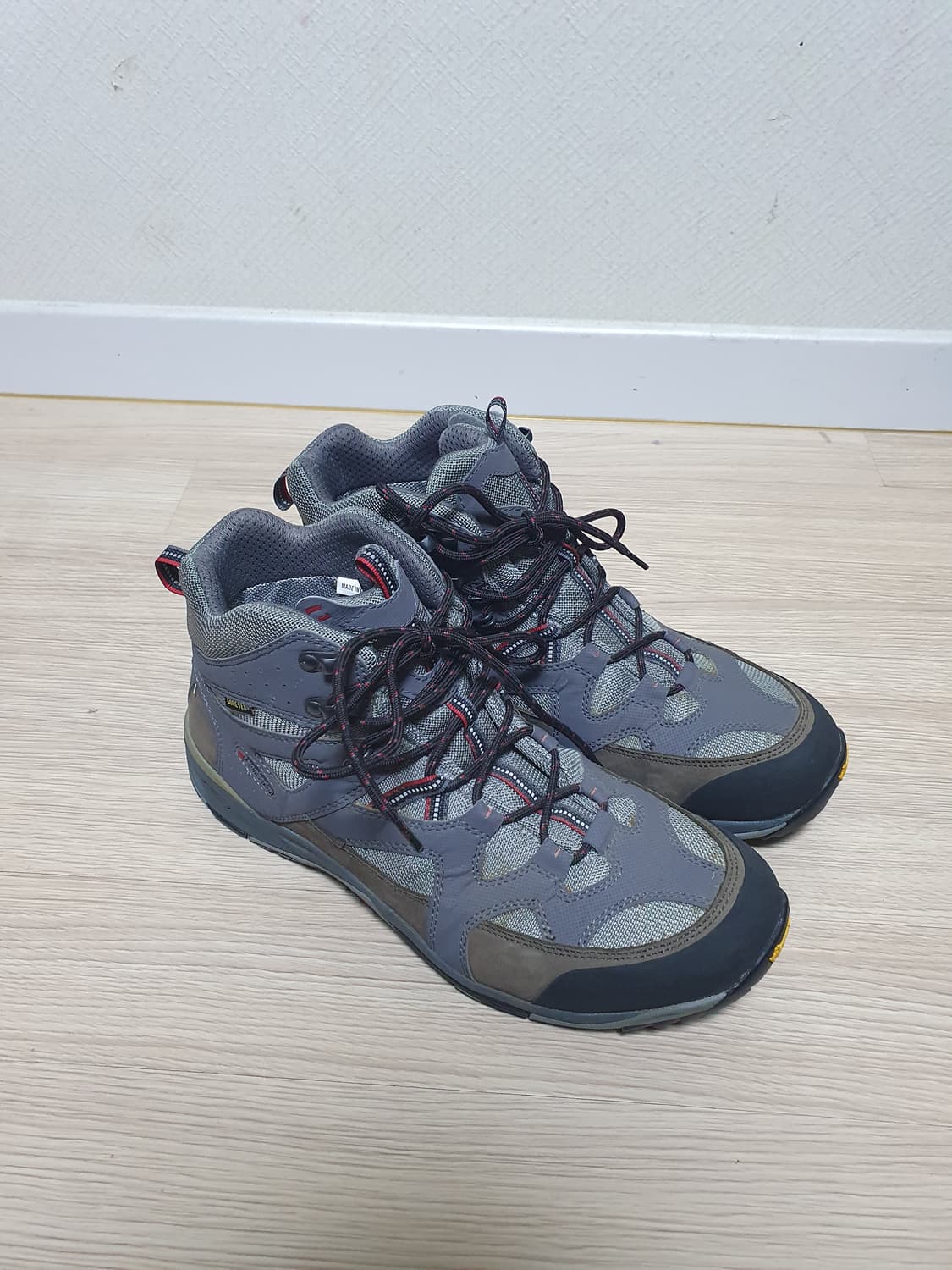 잠발란 고어텍스 비브람 등산화 290~95 상품이미지2