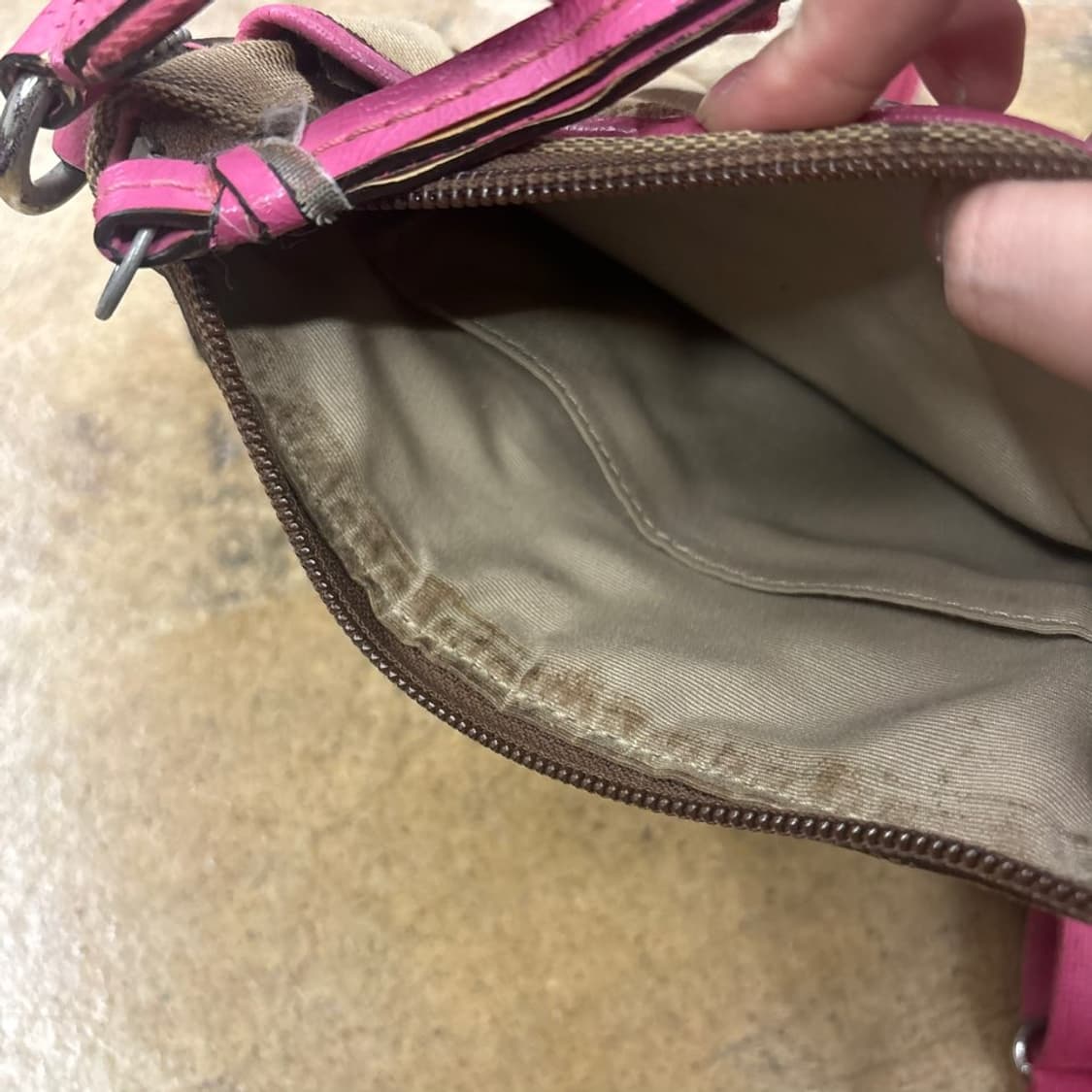 코치 미니 크로스백 베이지 핑크  상품이미지7