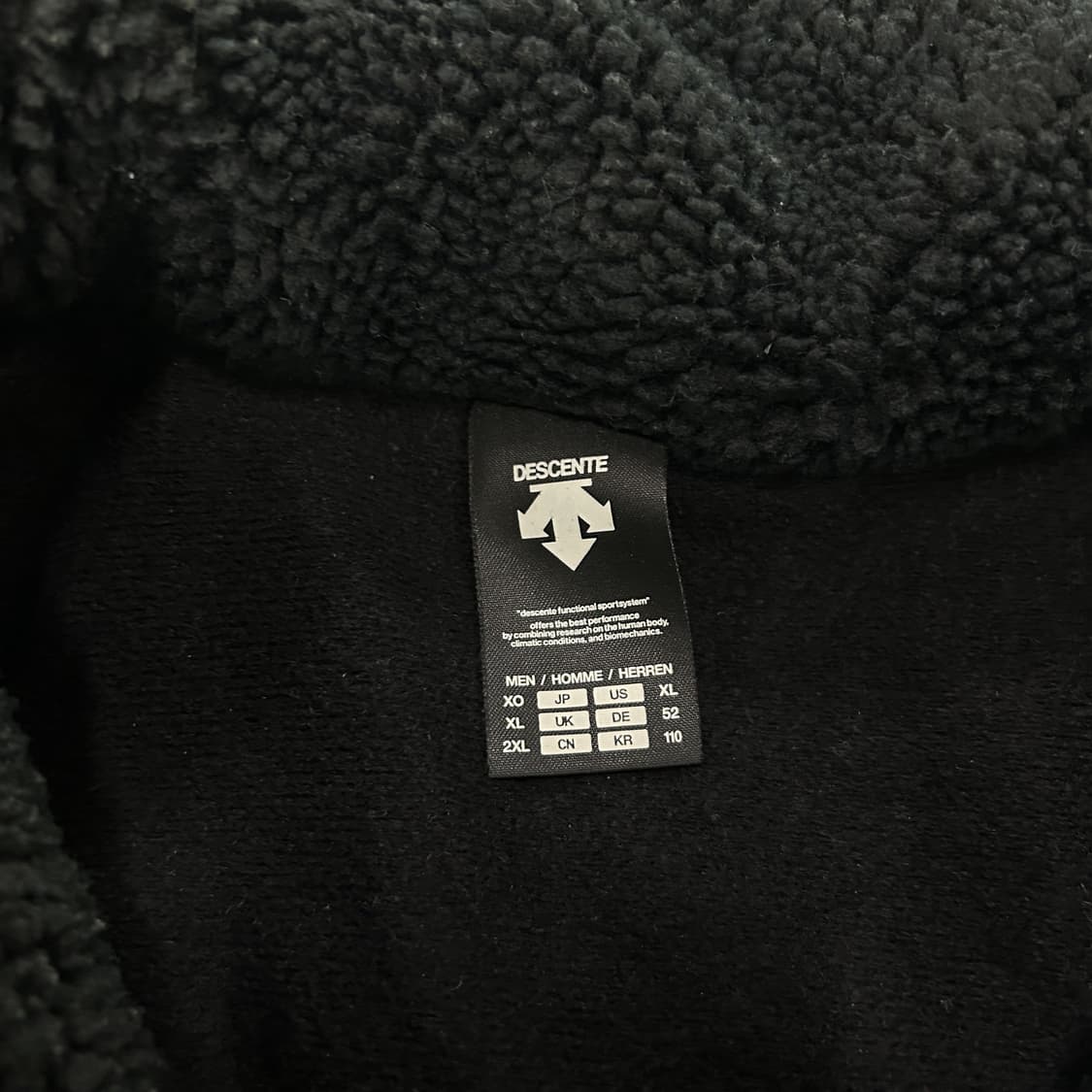 데상트 블랙 뽀글이 플리스 자켓 XL 상품이미지2