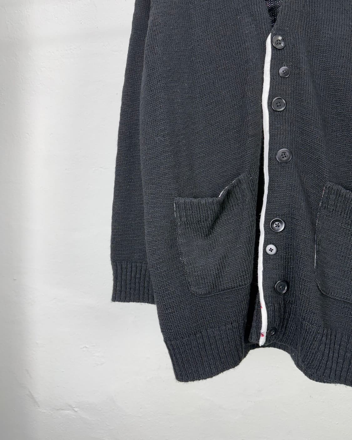 언더커버 리즘 블랙 돌 포켓 니트 가디건 상품이미지4