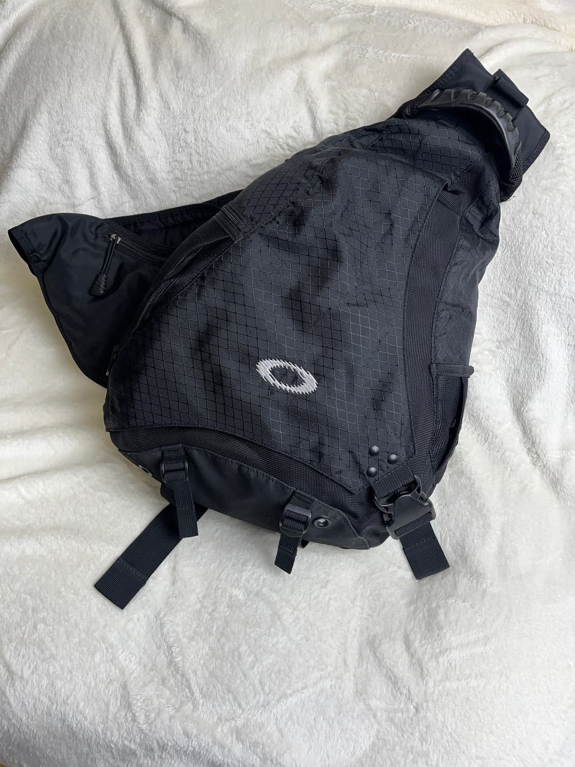 오클리 빈티지 테크니컬 슬링백 상품이미지1