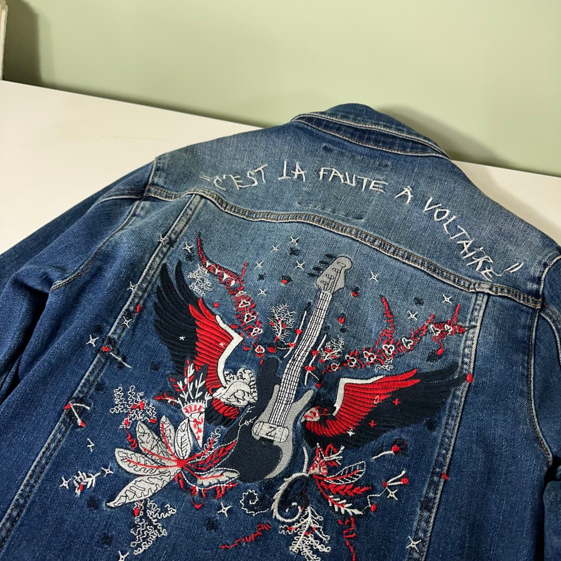 우먼S-M 쟈딕앤볼테르 슬림핏 엔젤기타자수 데님자켓 상품이미지3