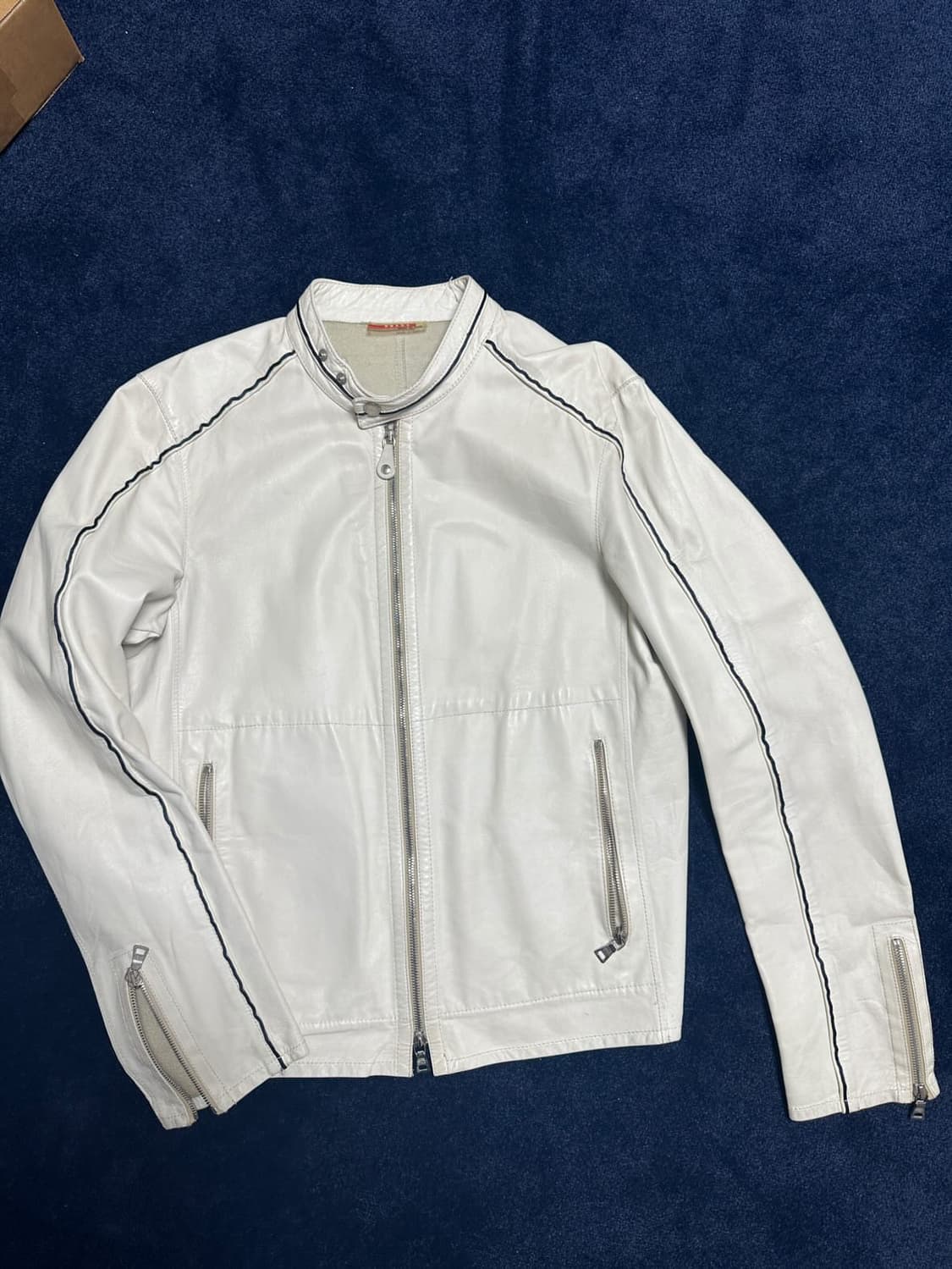 프라다 화이트 레더자켓 상품이미지1