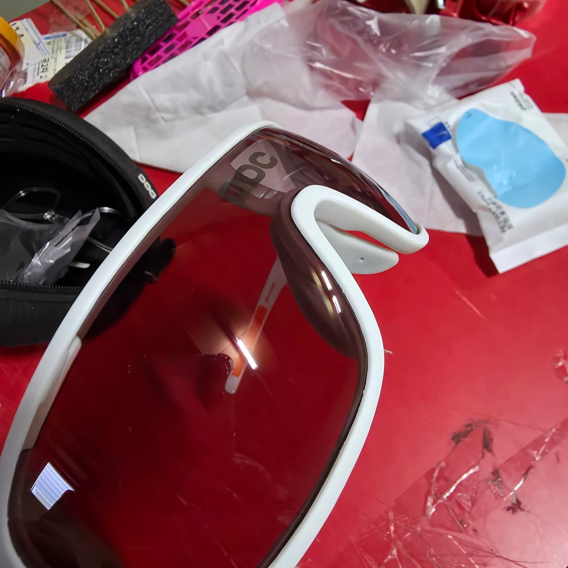 POC 화이트 스포츠 고글 (케이스 포함) 상품이미지4