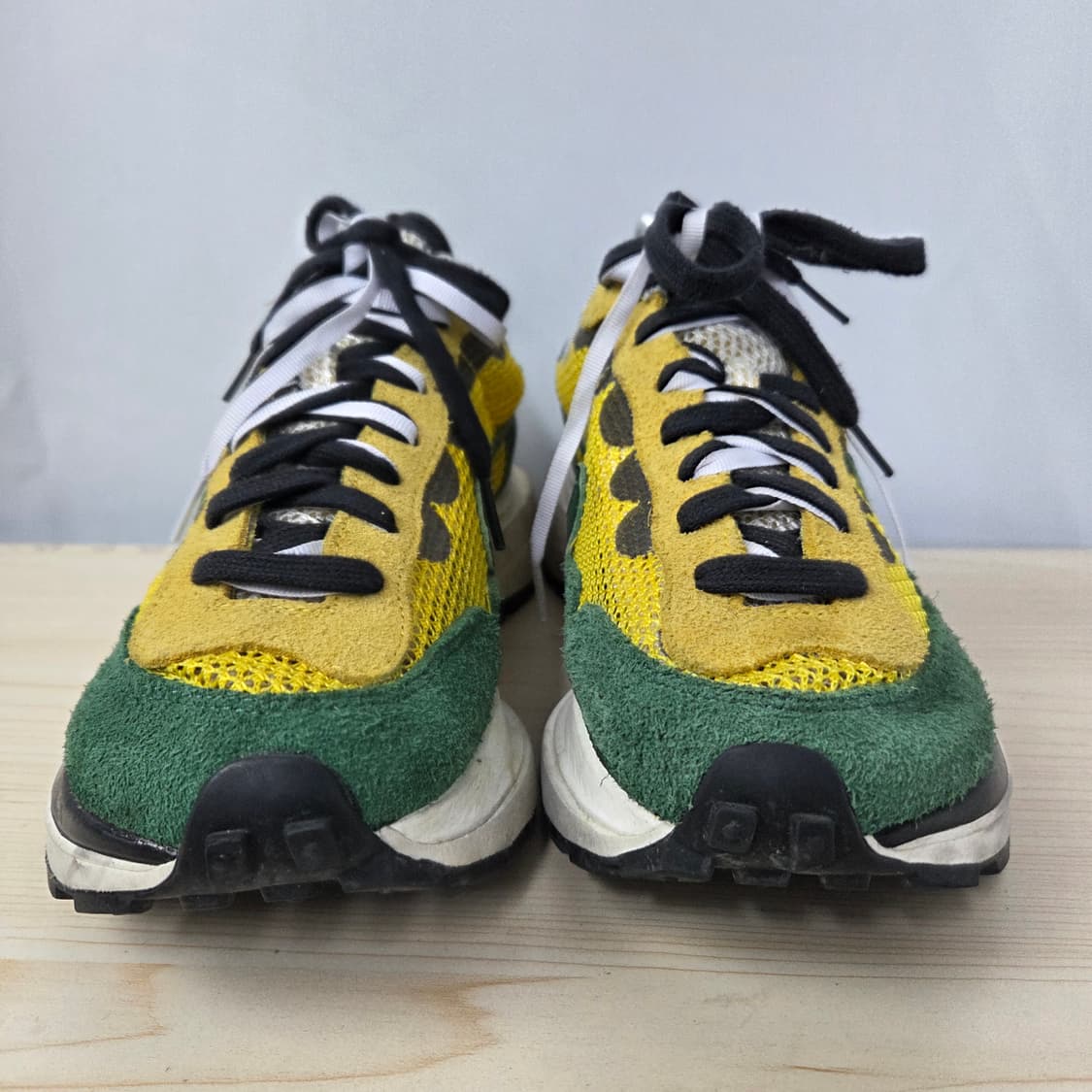 275 나이키 x 사카이 베이퍼와플 투어 옐로우 & 골지 그린 운동화 상품이미지5