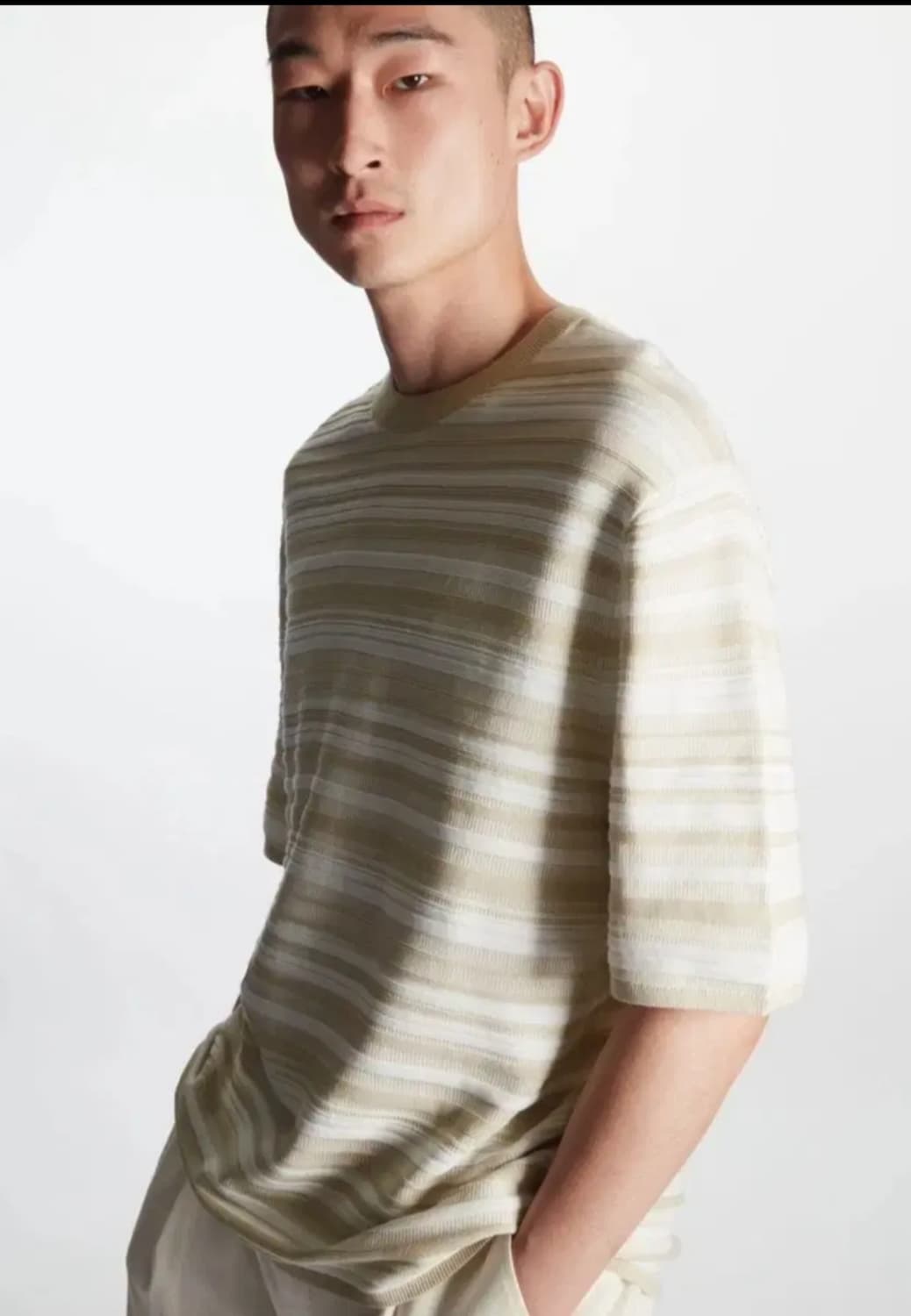 코스 COS 릴렉스핏 스트라이프 반팔 니트 티셔츠 L(100) 상품이미지2