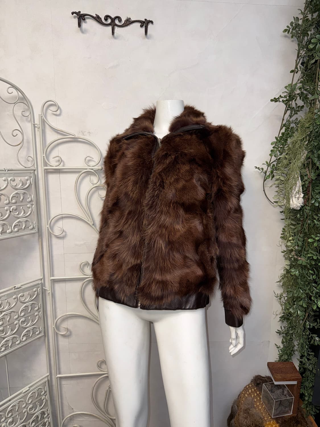 Brown lamb skin fox fur jacket  상품이미지4