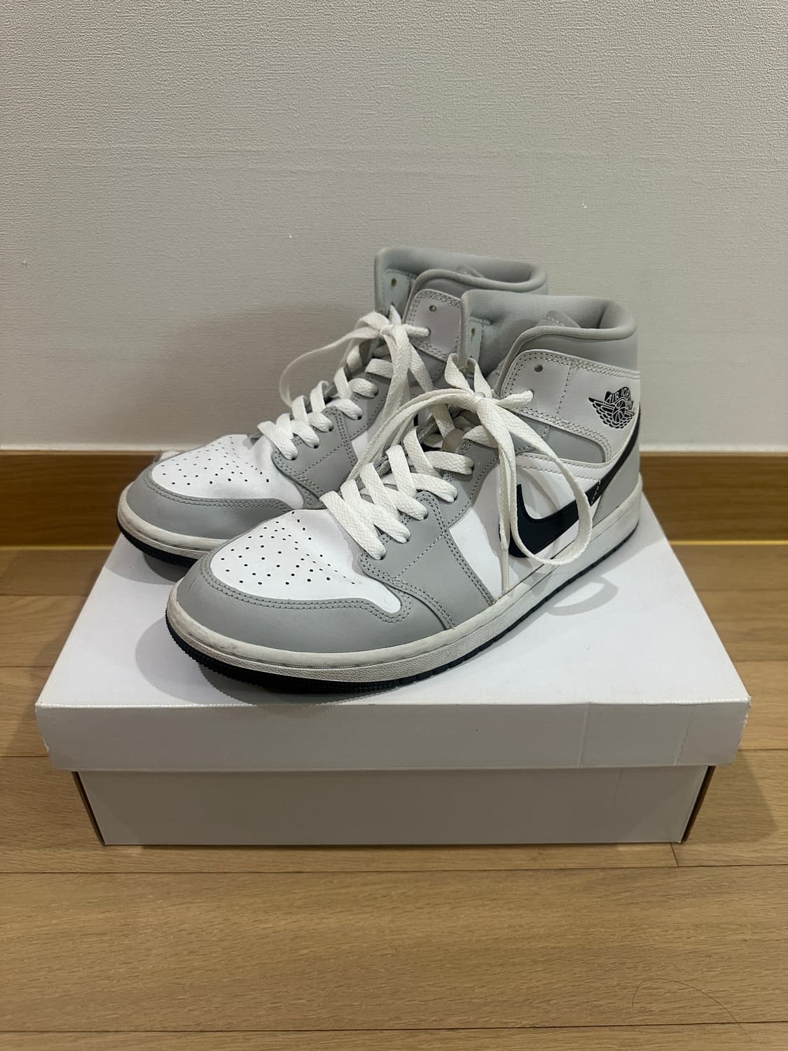 나이키 조던1 미드 그레이 포그 상품이미지2
