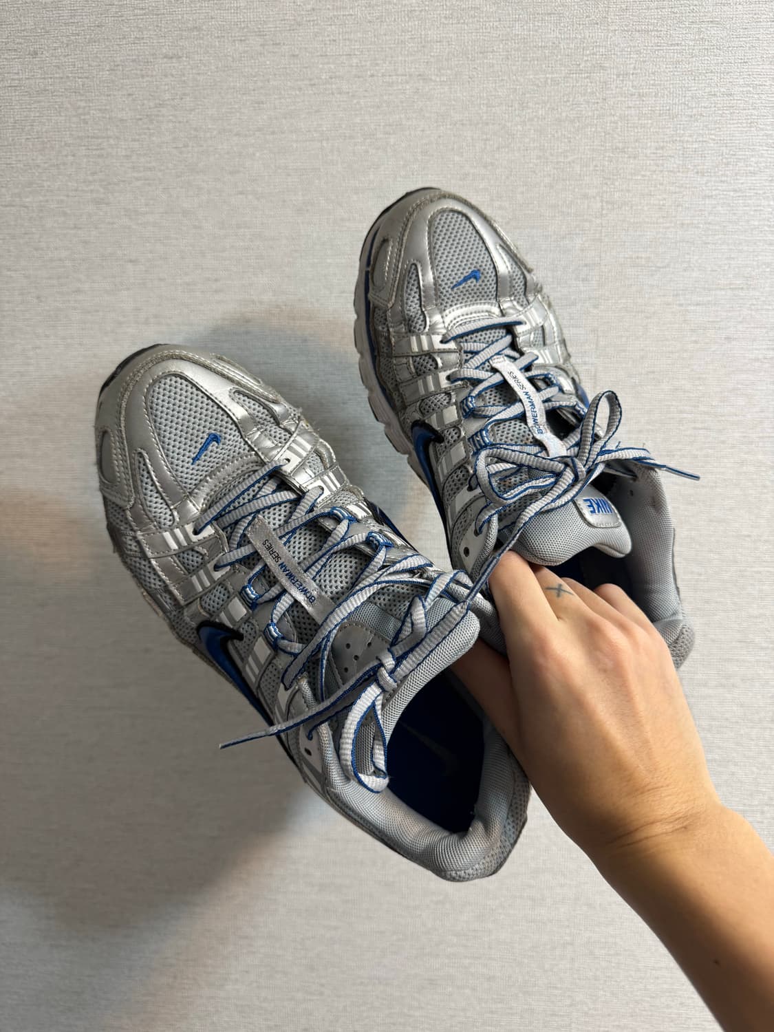 나이키 p-6000 메탈릭실버 285 상품이미지2