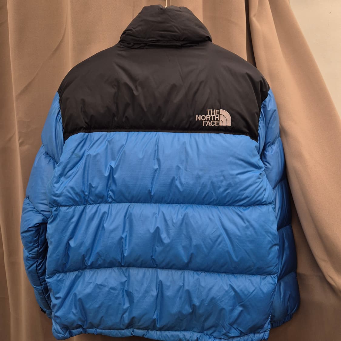 노스페이스 눕시 패딩 블루/블랙 90 상품이미지3