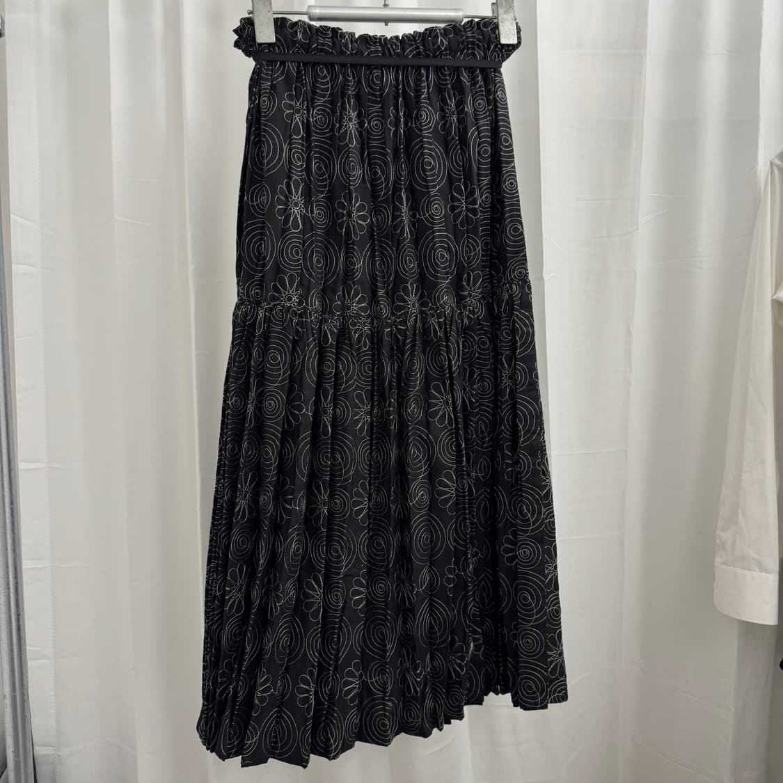 이세이 미야케 FETE 엠브로이더리 플리츠 스커트 상품이미지8